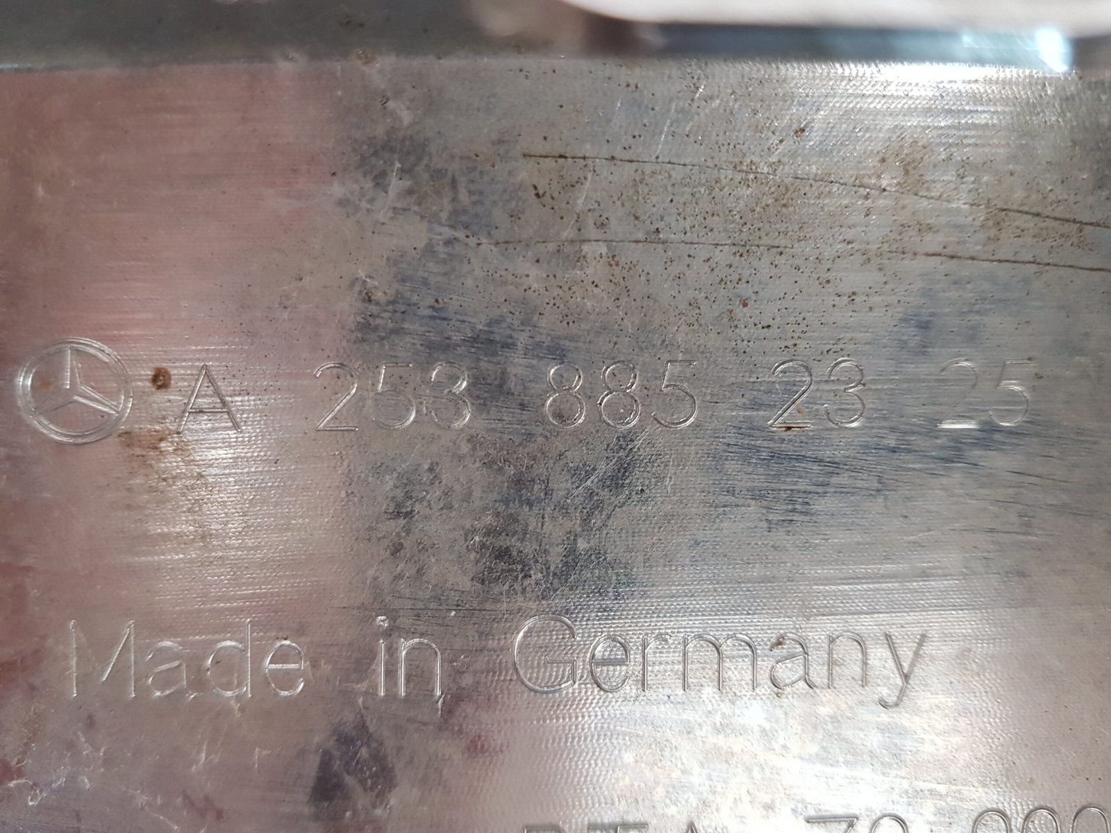 Ornament crom bara spate Mercedes GLC X253 A2538852325 2015 2016 2017 2018 2019 - imagine 10