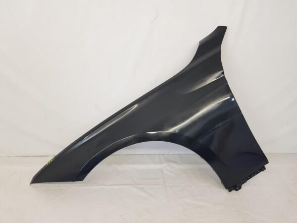 Aripa stanga fata BMW Seria 3 F30 F31 2012 2013 2014 2015 2016 2017, 2018