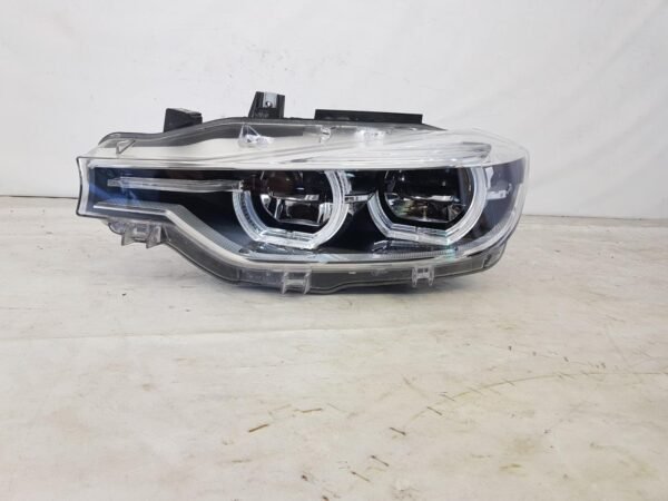 Far stanga BMW Seria 3 F30 F31 LCI 63117419627 2016 2017, 2018 2019