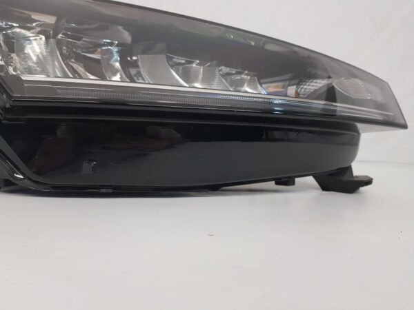 Far dreapta Skoda Octavia 4 full led 5E4941016 2020 2021 2022 2023 - imagine 6