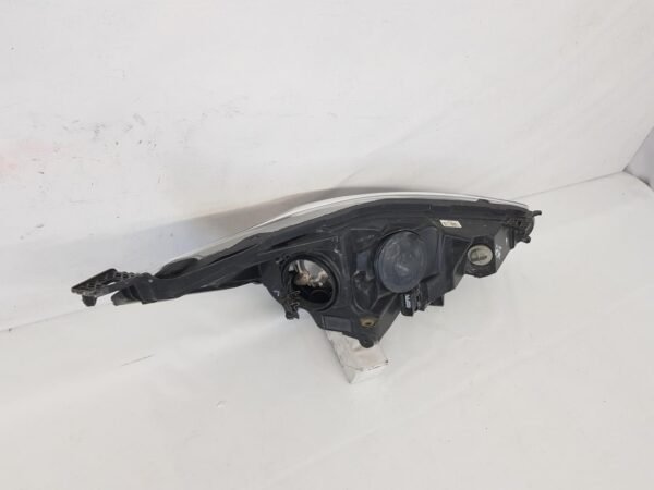 Far stanga Ford Fiesta facelift C1BB-13W030-AH 2013 2014 2015 2016 - imagine 7