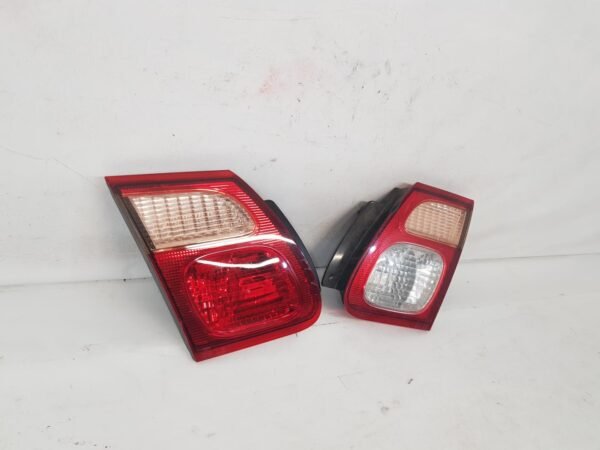 Stop dreapta pe capota Nissan Almera 2007, 2008 2009 2010 2011 - imagine 3
