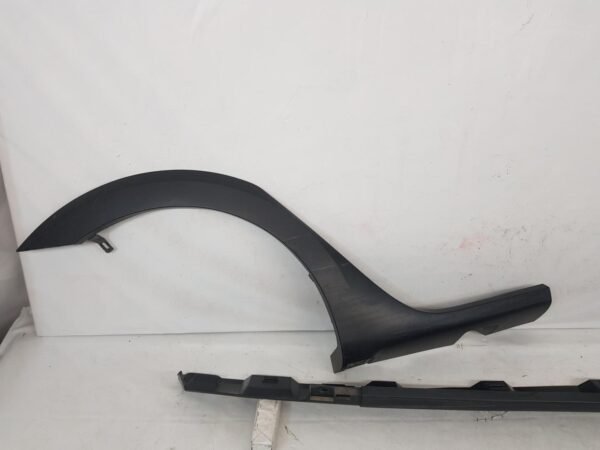 Ornament prag dreapta bandou aripa spate Dacia Sandero 2 / Stepway 764260776R 2012 2013 2014 2015 2016 2017, 2018 2019 2020 - imagine 3