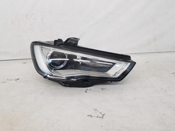 Far dreapta xenon + led Audi A3 8V 8V0941006AF 2012 2013 2014 2015