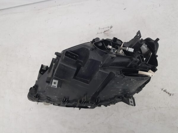 Far dreapta BMW Seria 7 F01 F02 xenon adaptiv 63117228428 2010 2011 2012 2013 - imagine 11