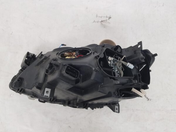 Far dreapta BMW Seria 7 F01 F02 xenon adaptiv 63117228428 2010 2011 2012 2013 - imagine 12