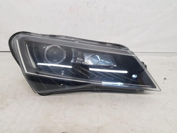 Far dreapta xenon led Skoda Superb 3 3V1941016A 2016 2017 2018 2019 2020