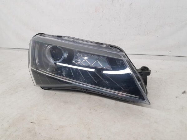 Far dreapta xenon led Skoda Superb 3 3V1941016A 2016 2017 2018 2019 2020 - imagine 3