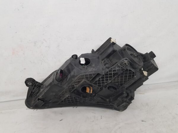 Far dreapta xenon led Skoda Superb 3 3V1941016A 2016 2017 2018 2019 2020 - imagine 8