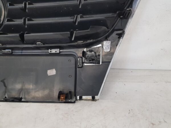 Grila radiator cu senzori parcare VW Passat B6 3C08536511AD 2006 2007 2008 2009 2010 2011 - imagine 10