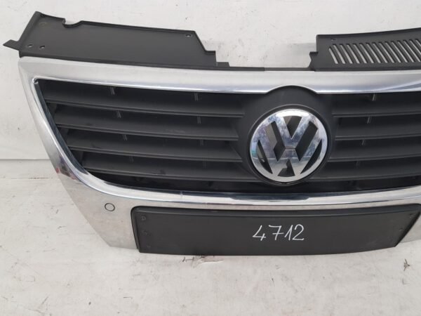 Grila radiator cu senzori parcare VW Passat B6 3C08536511AD 2006 2007 2008 2009 2010 2011 - imagine 5