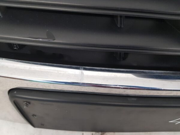 Grila radiator cu senzori parcare VW Passat B6 3C08536511AD 2006 2007 2008 2009 2010 2011 - imagine 12