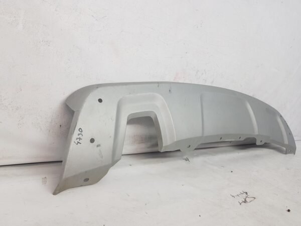 Ornament bara spate Dacia Duster 850706169R 2009 2010 2011 2012 2013 2014 2015 2016 - imagine 3