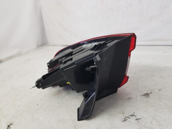 Stop stanga pe aripa Renault Arkana 265552466R 2019 2020 2021 2022 2023 - imagine 8