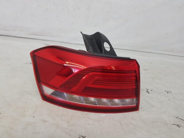 Stop stanga pe aripa VW Passat B8 combi 3G9945311 2015 2016 2017 2018 2019