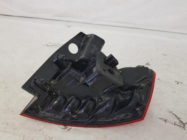 Stop stanga pe aripa VW Passat B8 combi 3G9945311 2015 2016 2017 2018 2019 - imagine 10