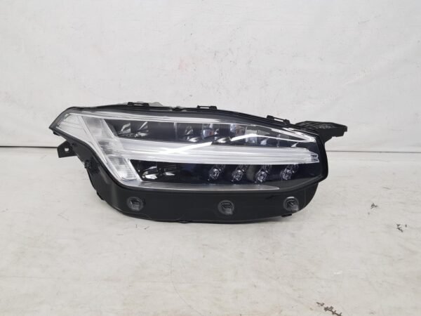 Far dreapta Full Led Active Hight-Beam Volvo XC90 31677039 2015 2016 2017 2018 2019