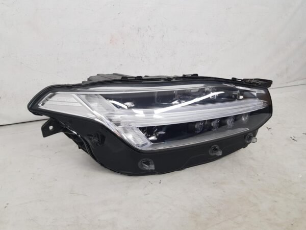 Far dreapta Full Led Active Hight-Beam Volvo XC90 31677039 2015 2016 2017 2018 2019 - imagine 4