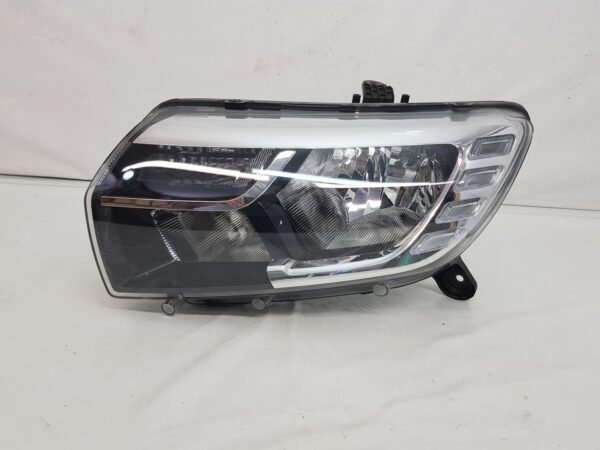 Far stanga Dacia Logan 2 Sandero 2 facelift 260603795R 2017 2018 2019 2020