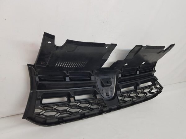 Grila radiator Dacia Logan 2 Sandero 2 facelift 623108484R 2017 2018 2019 2020 - imagine 8