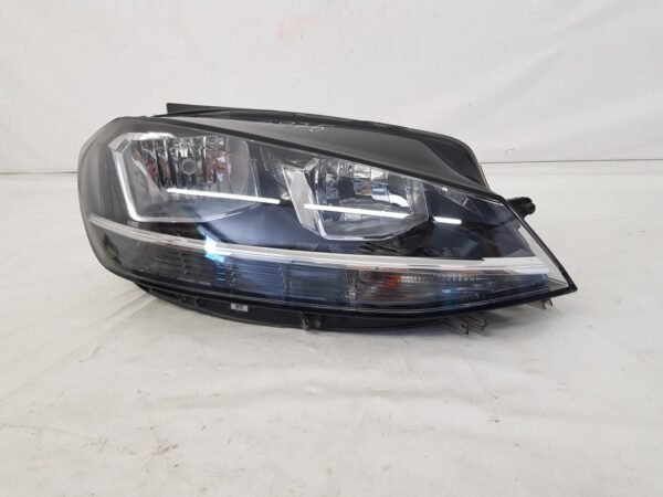 Far dreapta halogen VW Golft 7 facelift 5G1941006D 2017 2018 2019 2020 - imagine 3