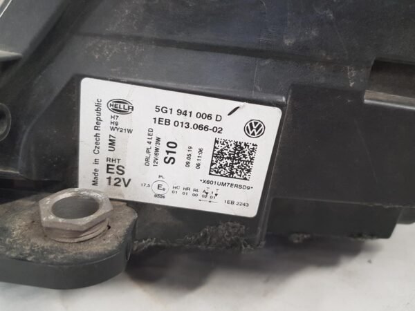 Far dreapta halogen VW Golft 7 facelift 5G1941006D 2017 2018 2019 2020 - imagine 9