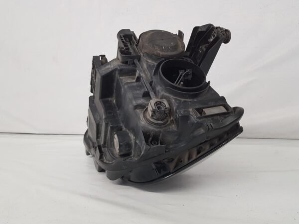 Far dreapta halogen VW Passat B8 3G1941006B 2015 2016 2017 2018 2019 - imagine 9