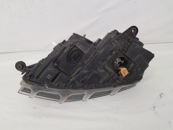 Far dreapta xenon + led Skoda Octavia 3 5E1941016B 2013 2014 2015 2016 - imagine 8