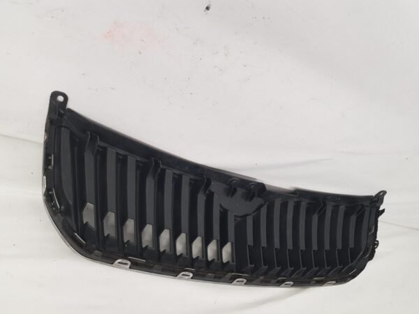Grila radiator Skoda Superb 2 3T0853668A 2009 2010 2011 2012 - imagine 6