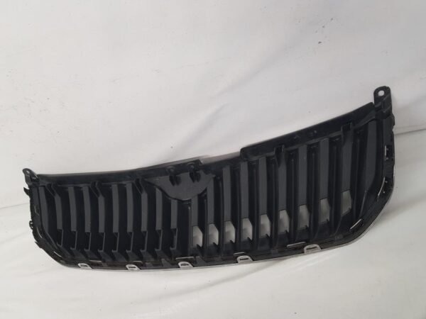 Grila radiator Skoda Superb 2 3T0853668A 2009 2010 2011 2012 - imagine 7