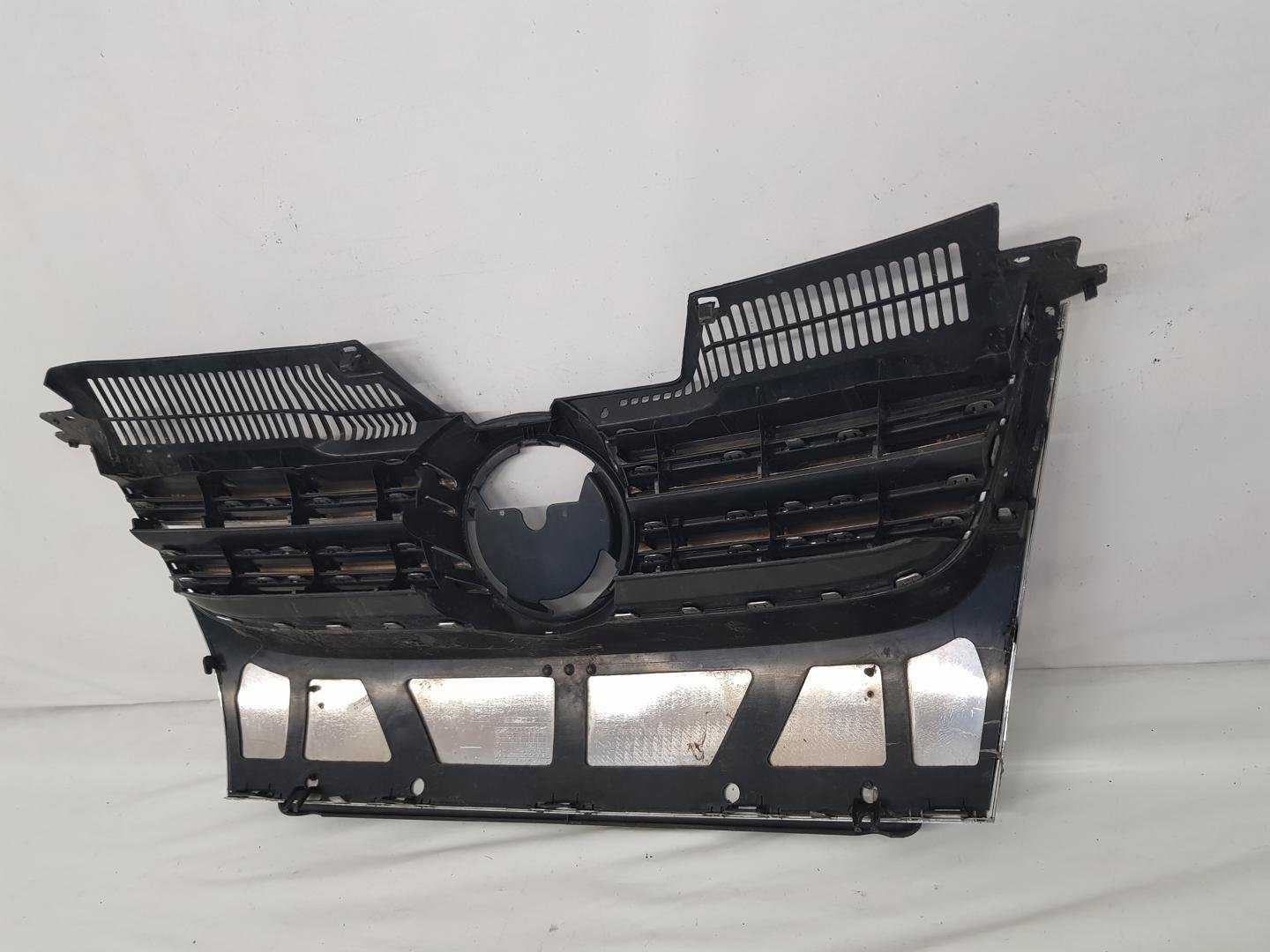 Grila radiator VW Golf 5 Variant Combi Jetta 1K5853653 2005 2006 2007 2008 2009 2010 2011 2012 - imagine 10