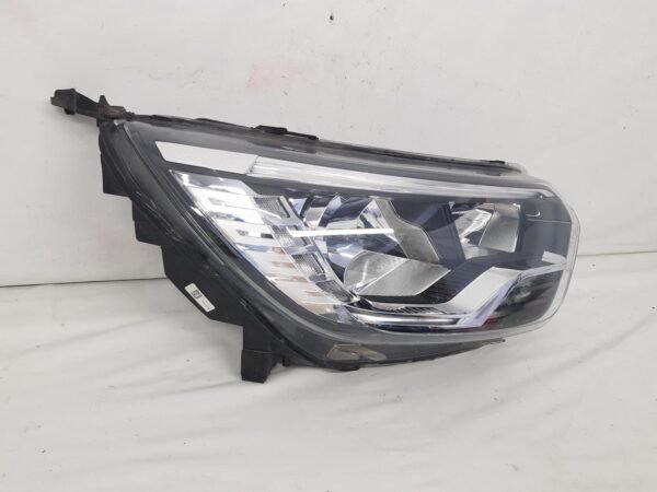Far dreapta Renault Express 260105660R 2021 2022 2023 2024 2025 - imagine 4