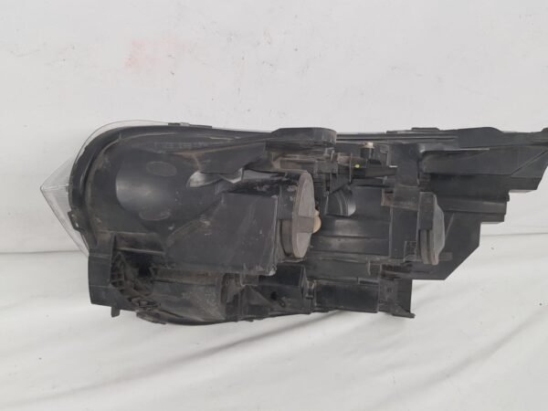 Far dreapta Renault Express 260105660R 2021 2022 2023 2024 2025 - imagine 6