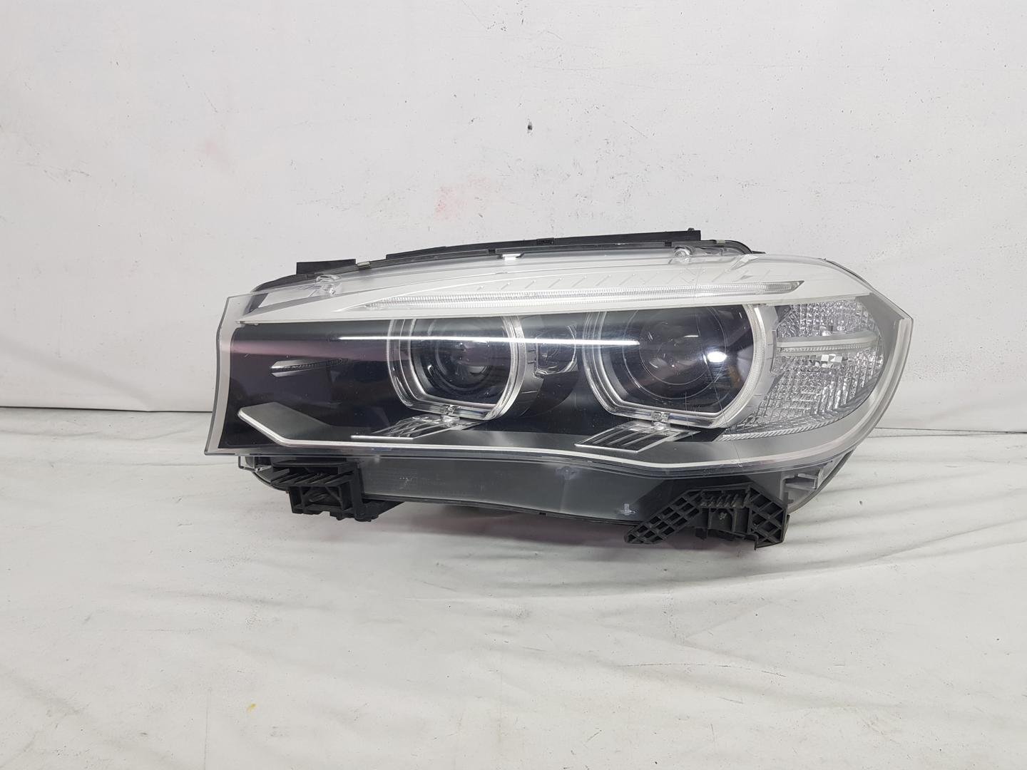 Far stanga BMW X5 F15 X6 F16 Xenon 7290053 2014 2015 2016 2017 2018 2019