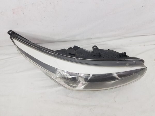 Far dreapta Kia Ceed 92102-A2010 2012 2013 2014 2015 - imagine 5