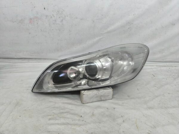 Far stanga xenon Volvo C30 facelift 31299818 2008 2009 2010 2011 2012 2013