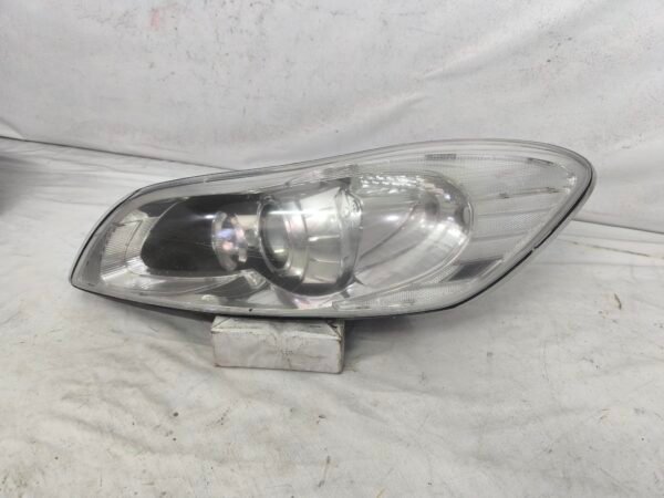 Far stanga xenon Volvo C30 facelift 31299818 2008 2009 2010 2011 2012 2013 - imagine 4