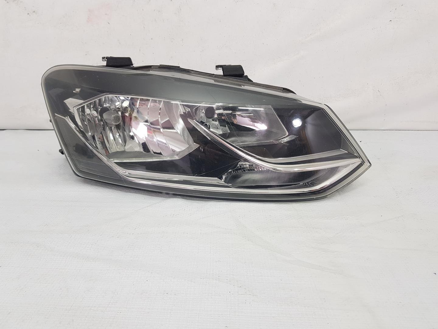 Far dreapta VW Polo 6C facelift 6C1941006B 2014 2015 2016 2017