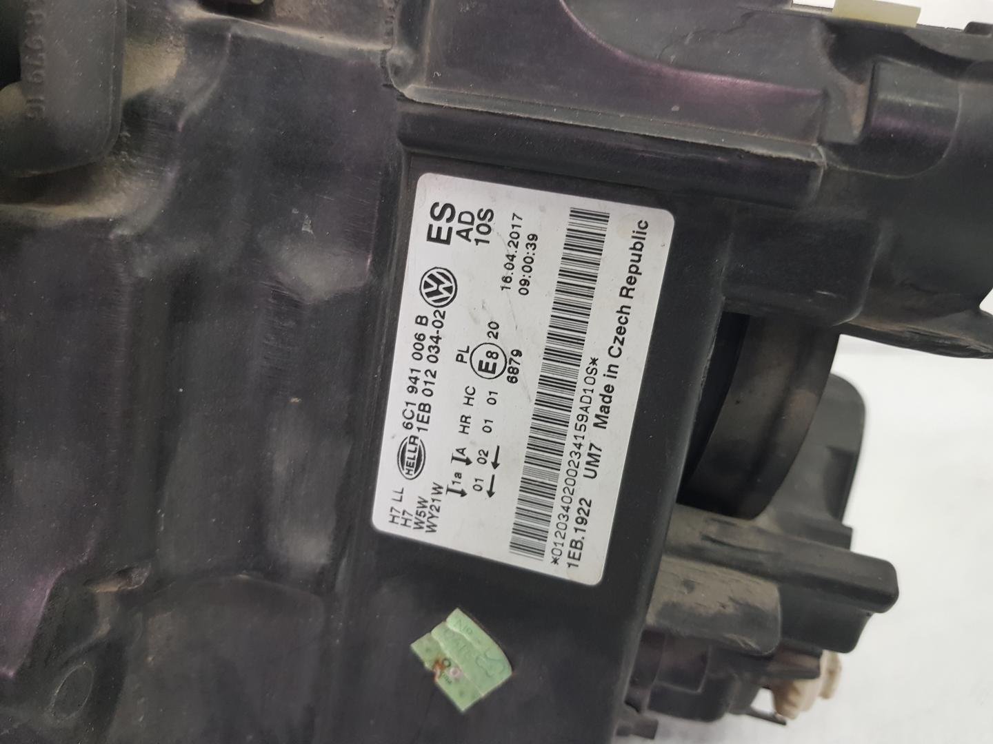 Far dreapta VW Polo 6C facelift 6C1941006B 2014 2015 2016 2017 - imagine 11