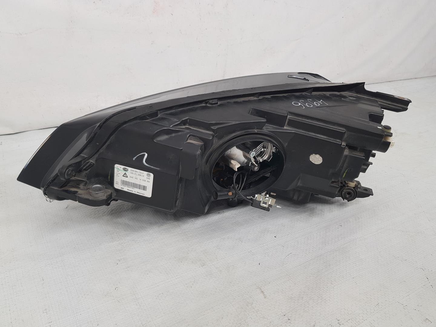 Far dreapta xenon + led VW Golf 7 GTI 5GM941752A 2013 2014 2015 2016 - imagine 6