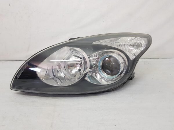 Far stanga Hyundai I30 92102-2R000 2008 2009 2010 2011 2012