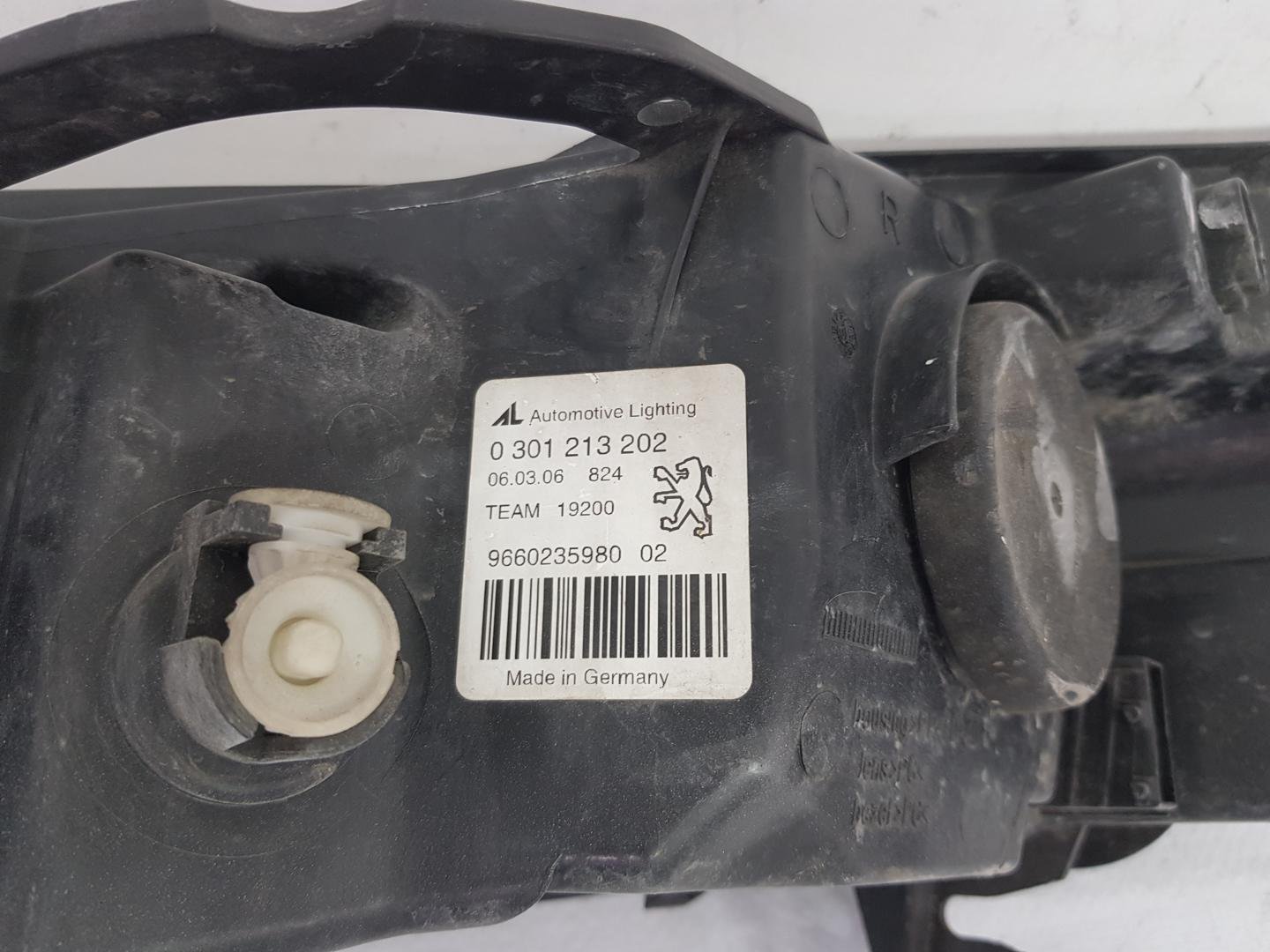 Far dreapta Peugeot 407 9660235980 2004 2005 2006 2007 2008 2009 2010 - imagine 8