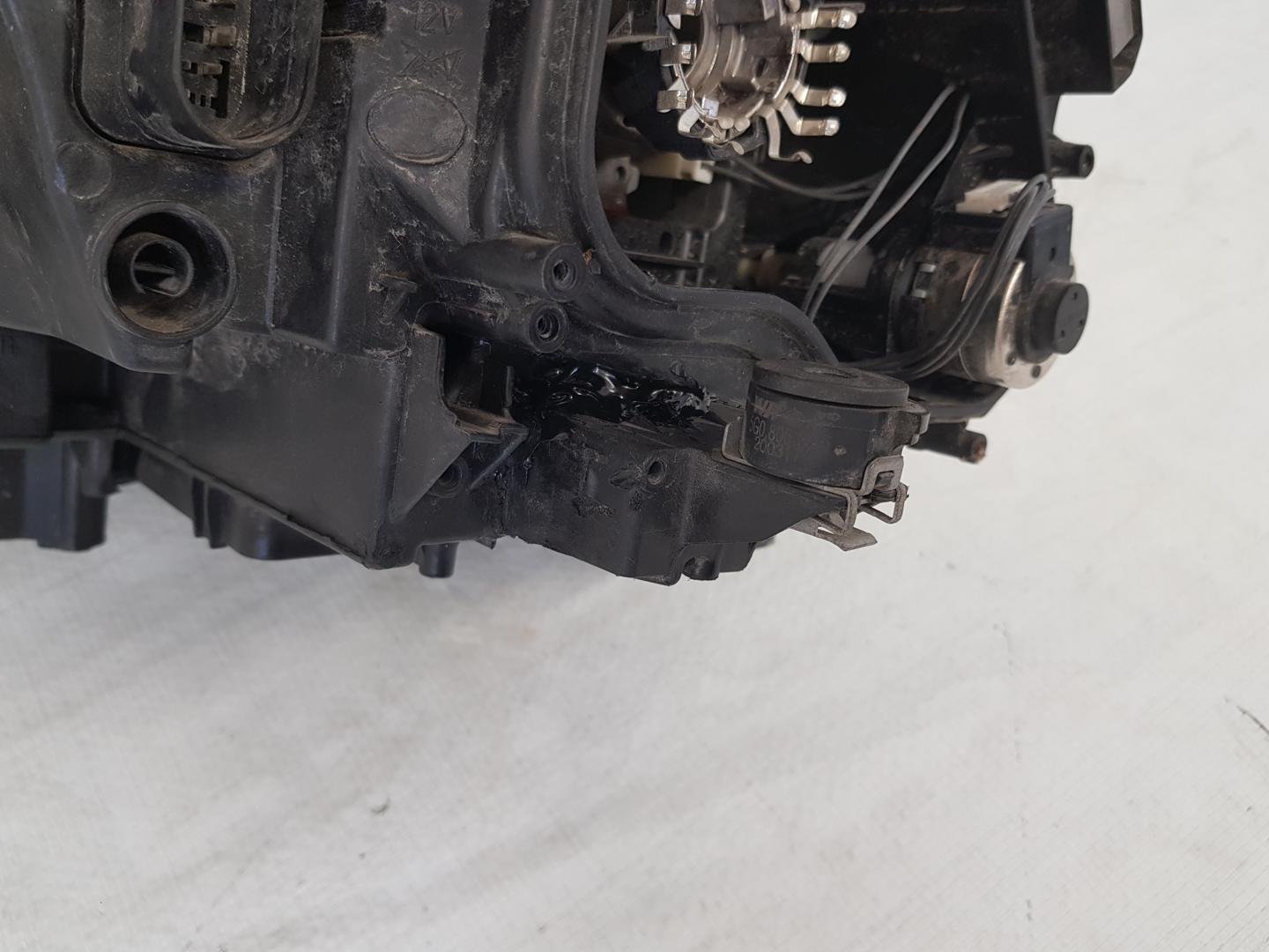 Far dreapta Xenon VW Golf 7 5G1941032 2013 2014 2015 2016 2017 - imagine 15