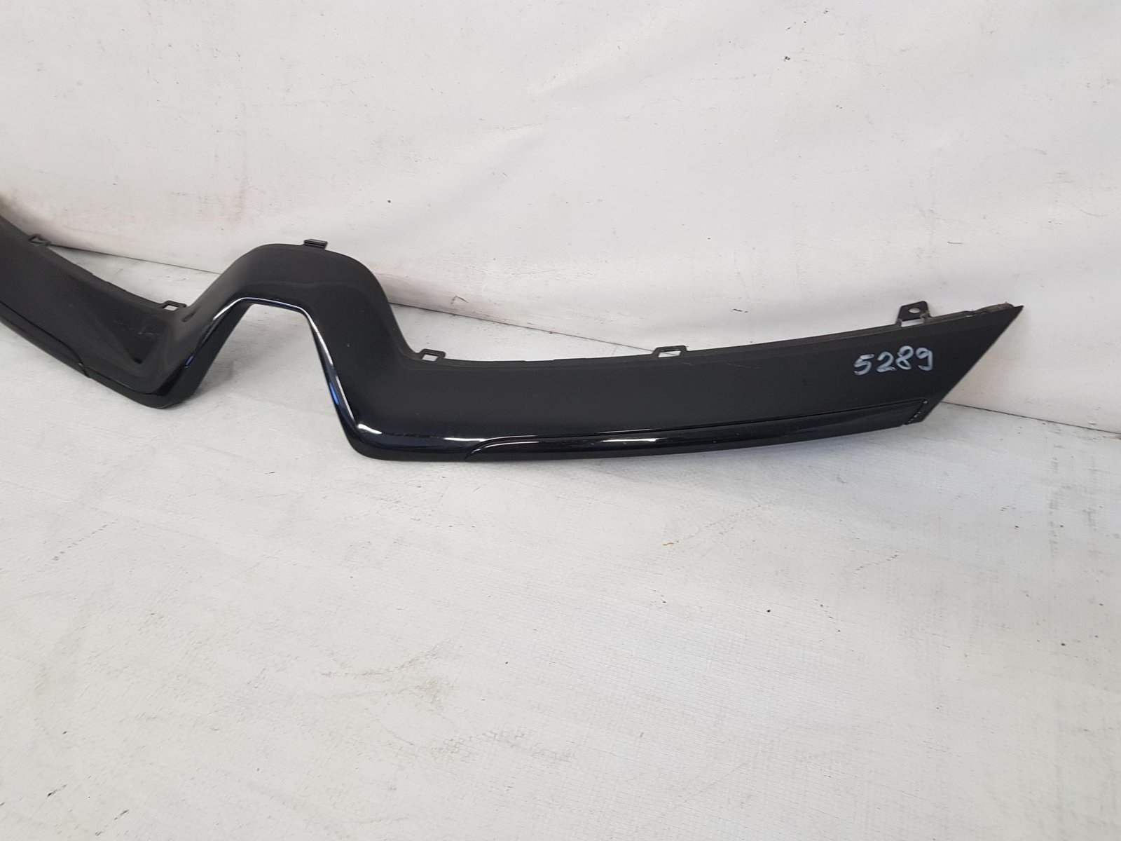 Ornament grila radiator Renault Clio 4 620787878R 2012 2013 2014 2015 2016 2017 2018 2019 2020 - imagine 3