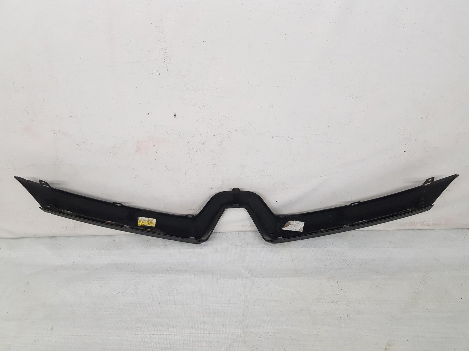 Ornament grila radiator Renault Clio 4 620787878R 2012 2013 2014 2015 2016 2017 2018 2019 2020 - imagine 5