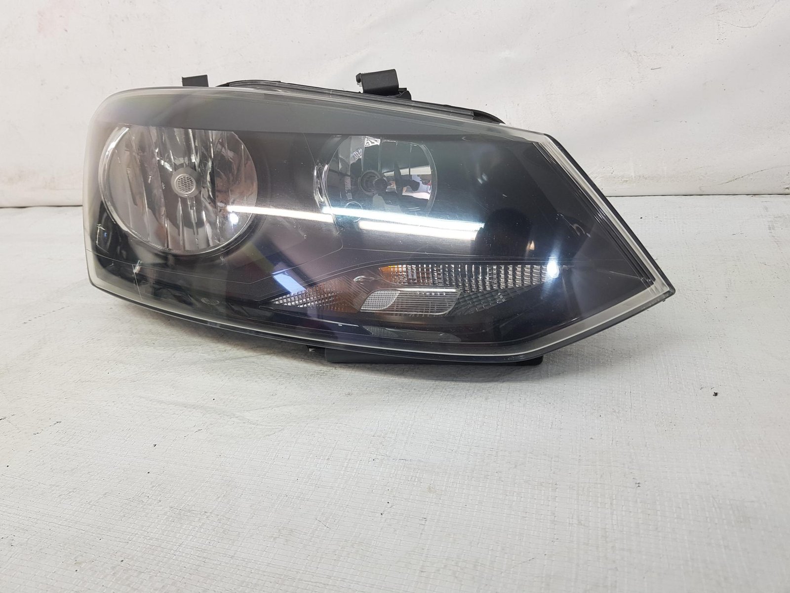 Far dreapta VW Polo 6R 6R1941008G 2009 2010 2011 2012 2013 - imagine 3