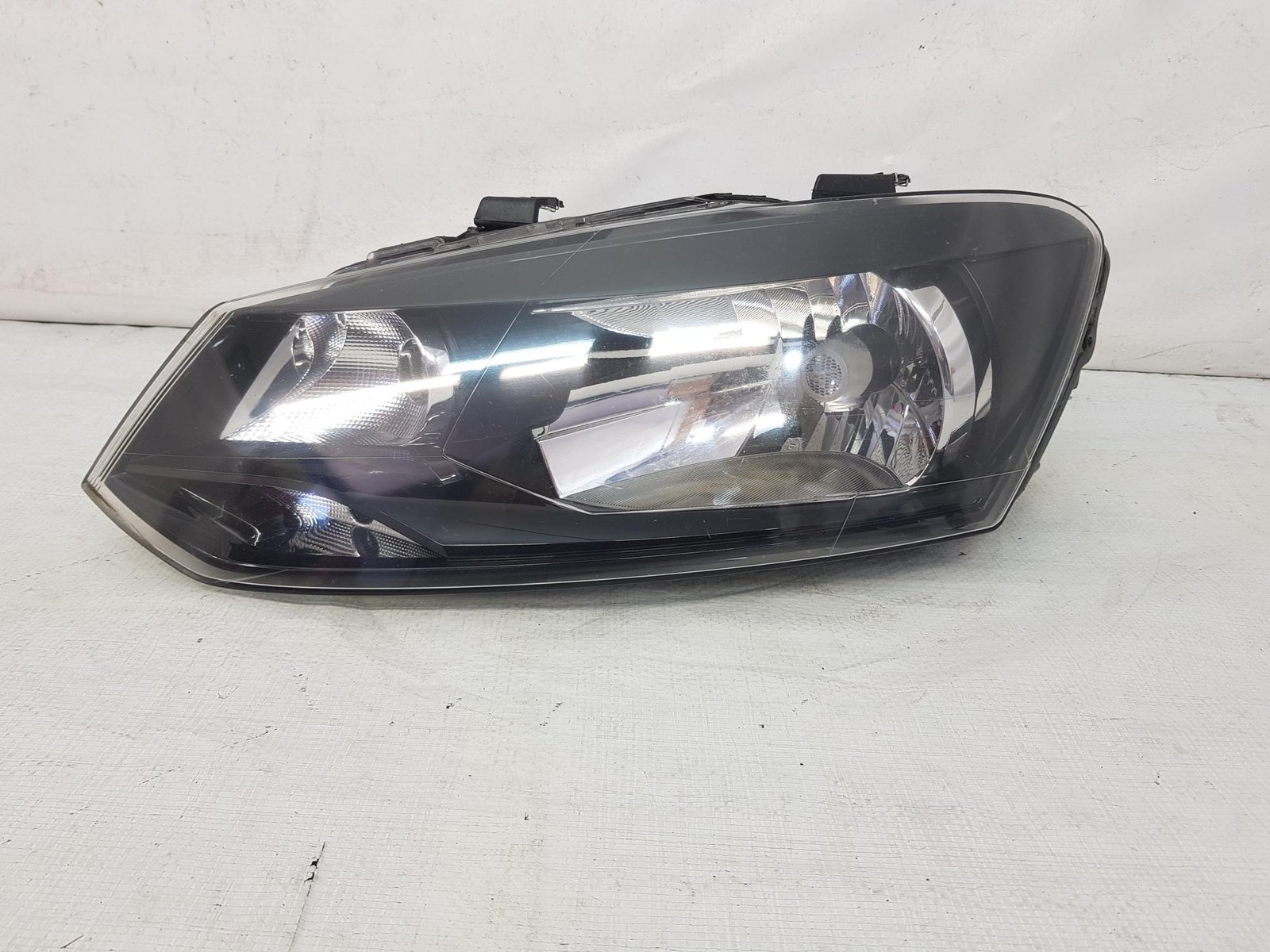 Far stanga VW Polo 6R 6R1941015E 2009 2010 2011 2012 2013