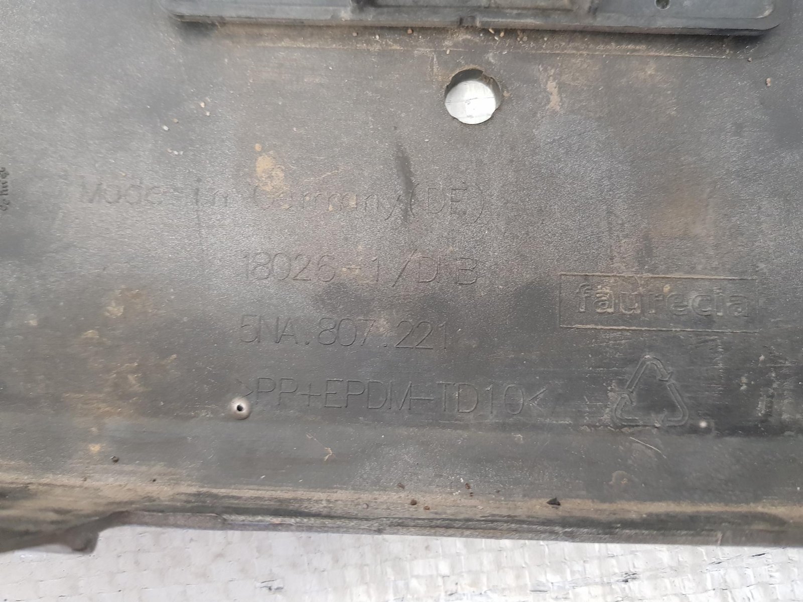 Bara fata VW Tiguan 2 5NA807221 2016 2017 2018 2019 2020 - imagine 9