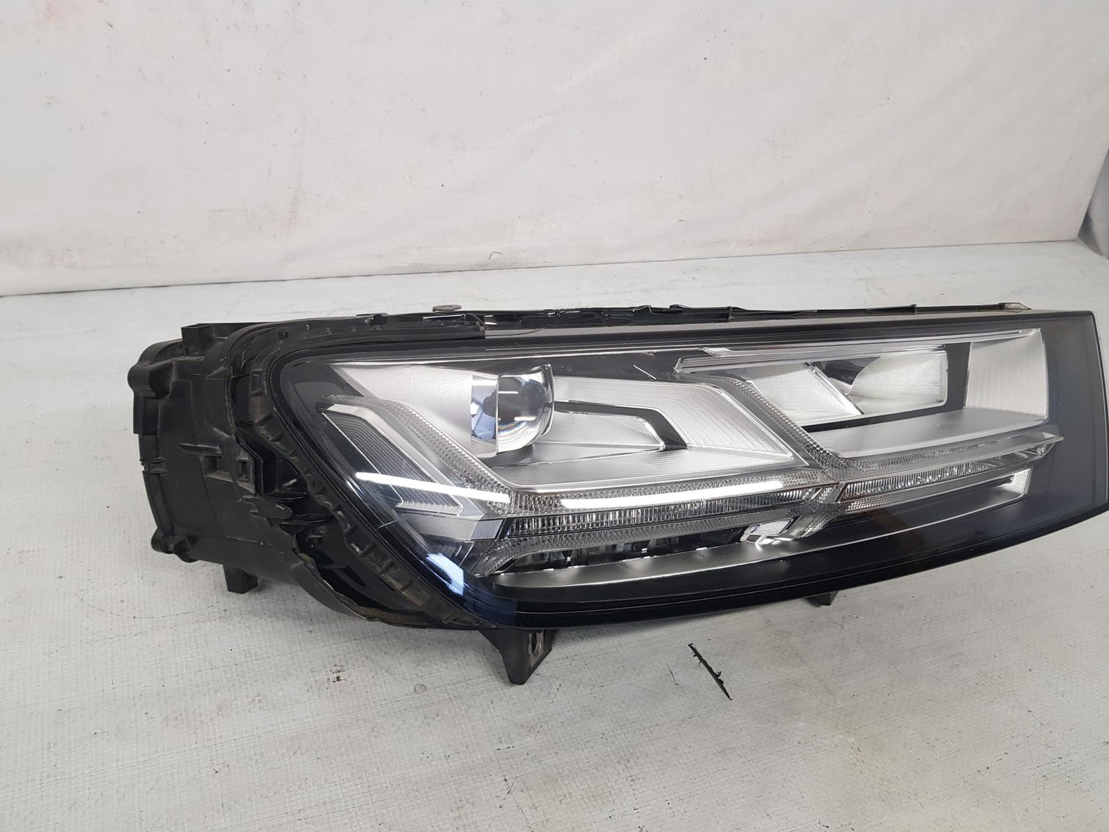 Far dreapta full led Audi Q7 4M 4M0941034 2015 2016 2017 2018 2019 - imagine 3