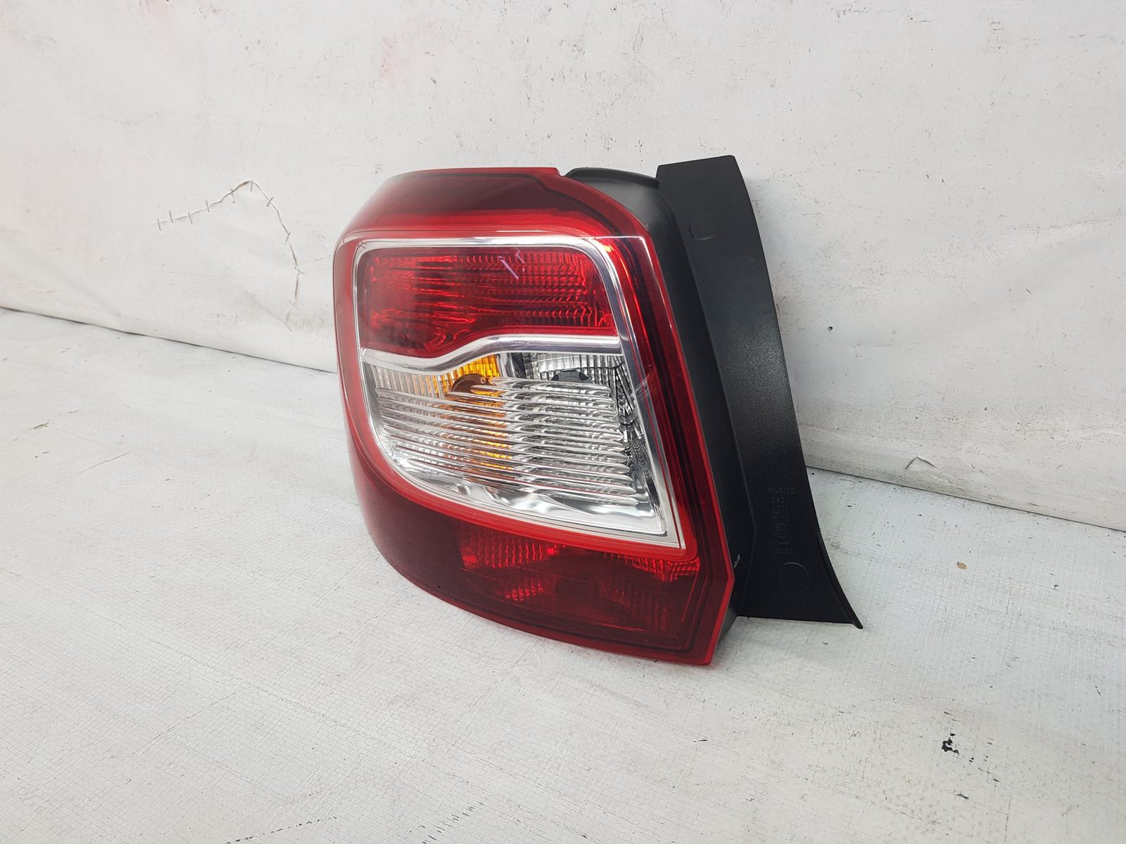 Stop stanga Dacia Sandero 2 Stepway 265550577R 2012 2013 2014 2015 2016 - imagine 4